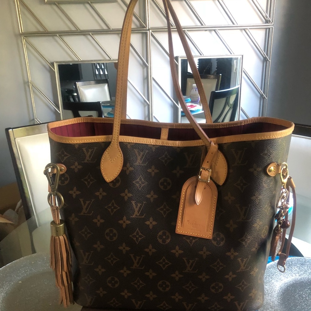 Louis Vuitton neverfull MM RED !! HOLD !! - Picture 1 of 8